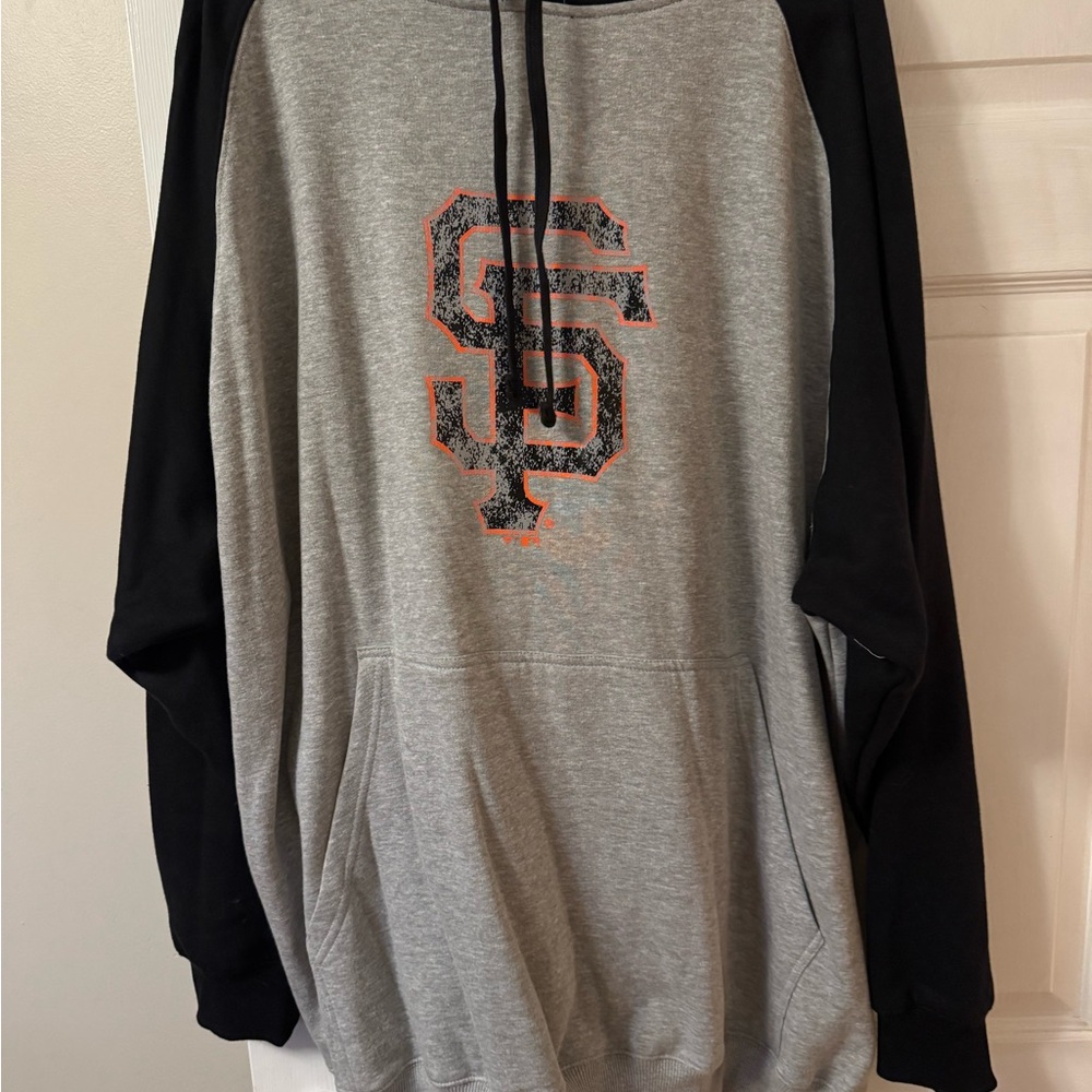 Fanatics Gray and Black SF Giants Hoodie